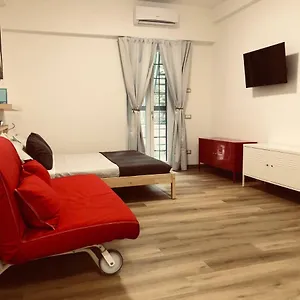 https://detached-house-garden-rome.it-romehotels.com